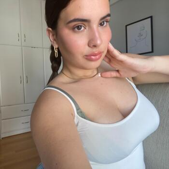 Babysitter στην περιοχή Αργυρούπολη: Mikaela