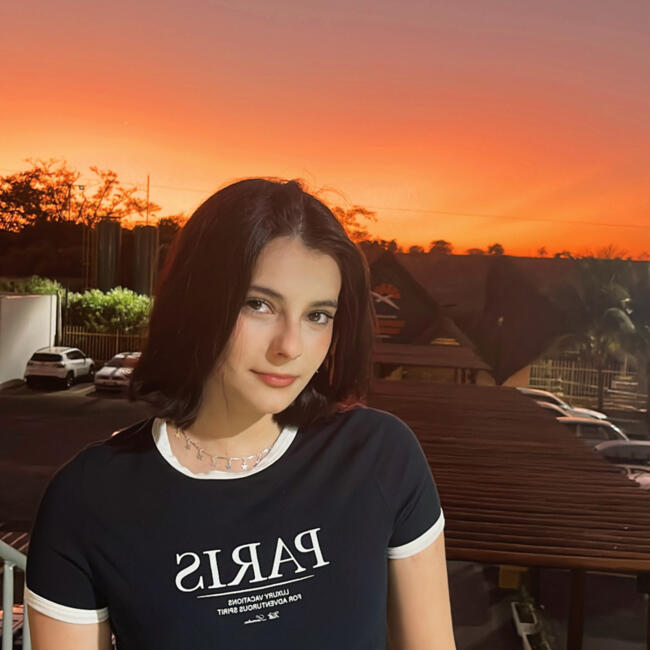 Babysitter in Ribeirão Preto: Emanuelle