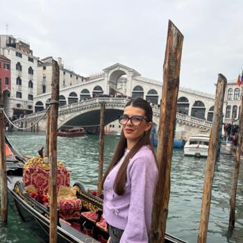 Niñera Marbella: Yasmina