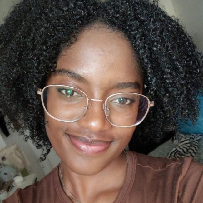 Babysitter in Amadora: Lúcia