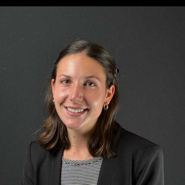 Babysitter in Syracuse: Elena