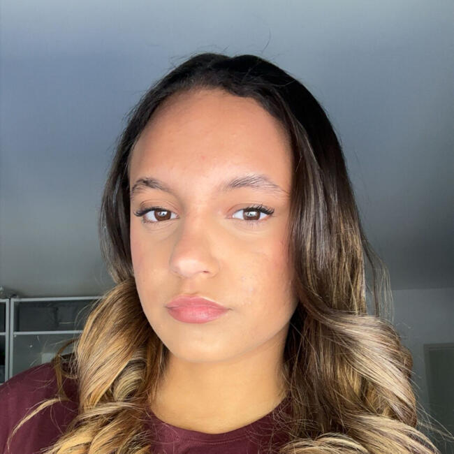 Babysitter in Pont-de-Chéruy: Kenza