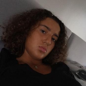 Baby-sitter in Puteaux: Ava