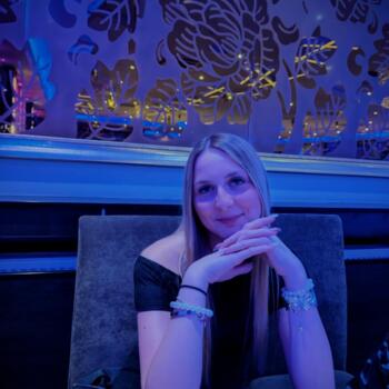 Babysitter in Frameries: Luna