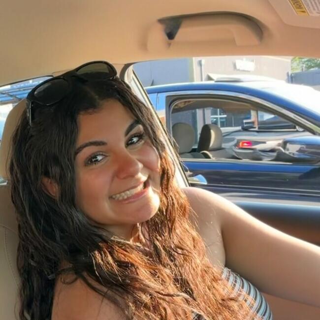 Babysitter in Alexandria: Cami