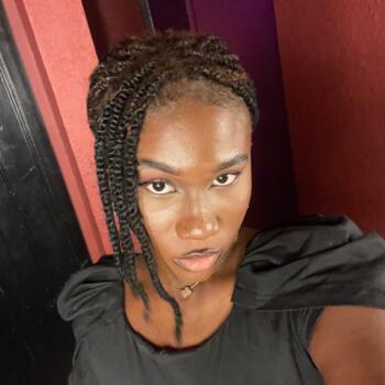 Babysitter in Bingerville: Emma