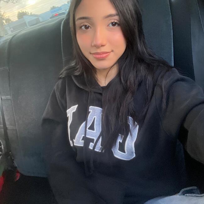 Babysitter in Long Beach: Alexa