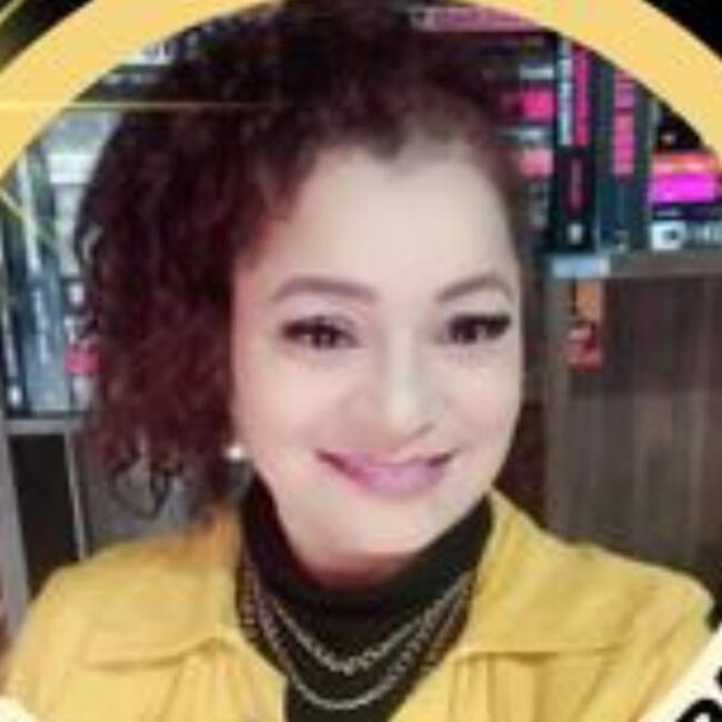 Babá em Tubarão: Regiane