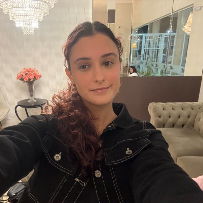 Babysitter in São José (São José): Lara