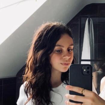 Babysitter in Rochefort: Emy