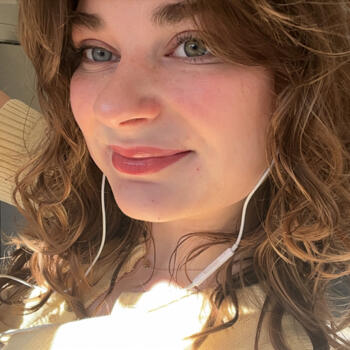 Babysitter in Rouen: Charlotte