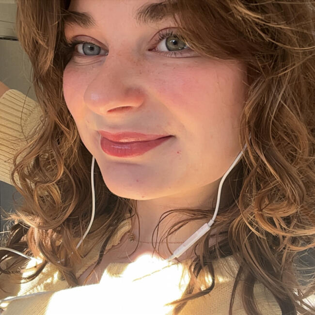 Babysitter in Rouen: Charlotte