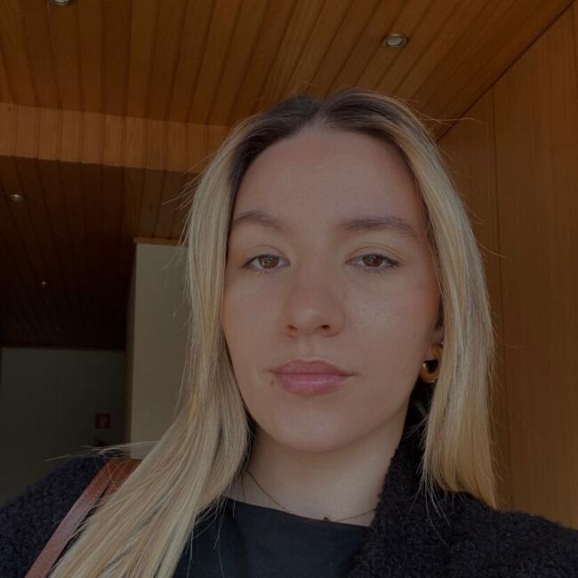 Babysitter in Coronado: Mariana
