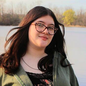 Babysitter in Walled Lake: Vivian