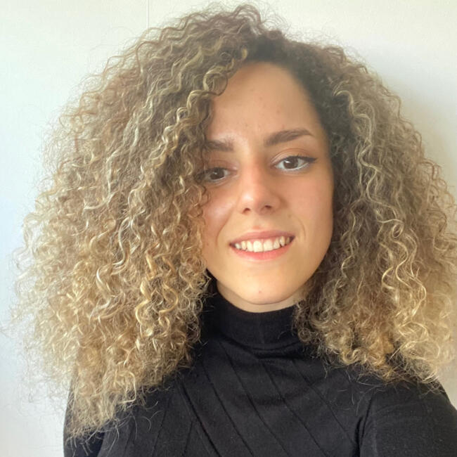 Babysitter in Bordeaux: Imen