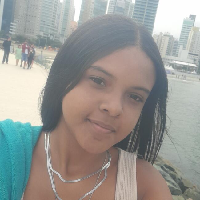 Babá em Itapema: Adrielly