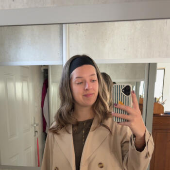 Babysitter in Pirey: Coline