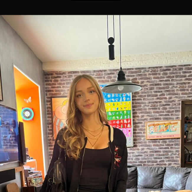 Babysitter in Nice: Camille