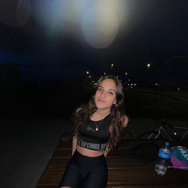 Nanny in Valverde de la Virgen: Cristina