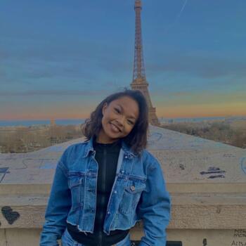 Babysitter in Brive-la-Gaillarde: Naina