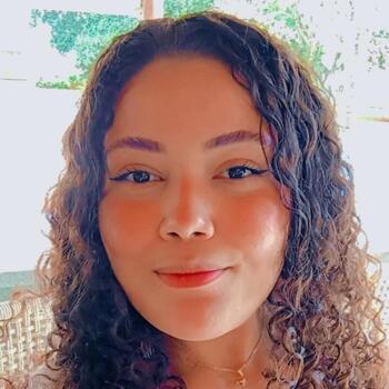 Babá Brasília: THAYNA