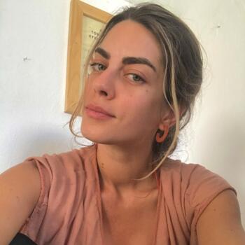 Δουλειά για babysitter στην πόλη Βούλα: δουλειά φύλαξης παιδιών Efi