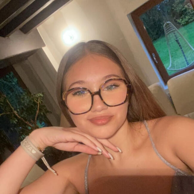 Babysitter in Sainte-Luce-sur-Loire: Léa