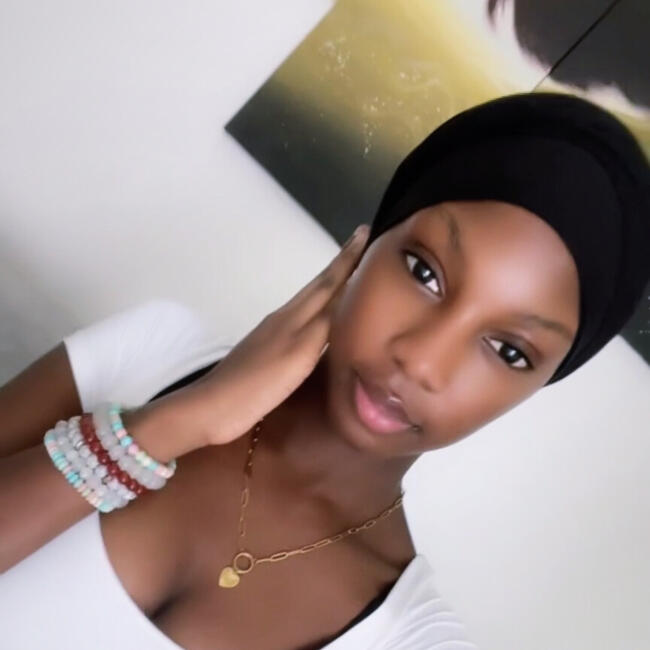 Babysitter in Cergy: Yama