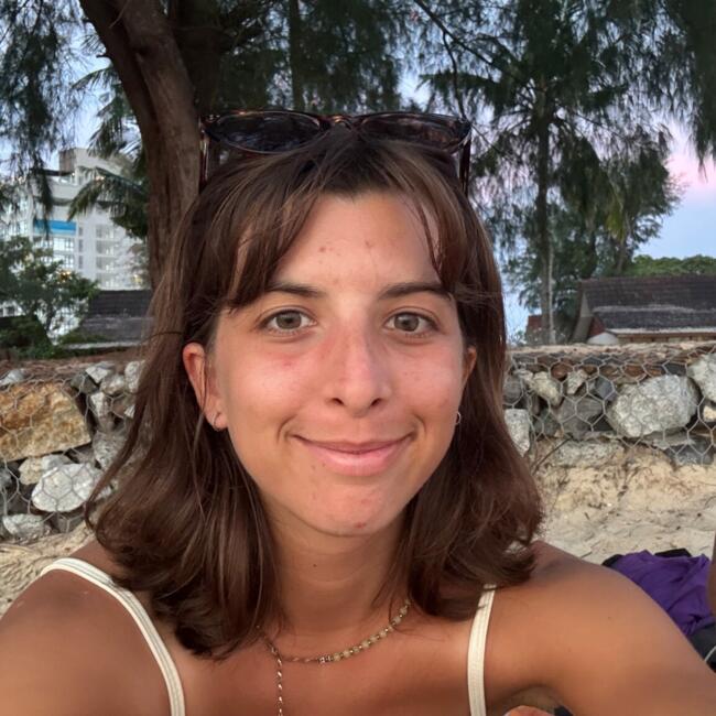 Babysitter in Meyrargues: Clémence