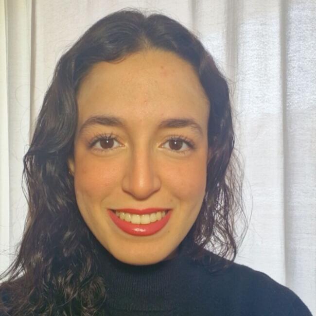 Babysitter in Paris: Yasmina