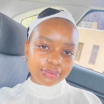 Babysitter in Queensburgh: Sibahle