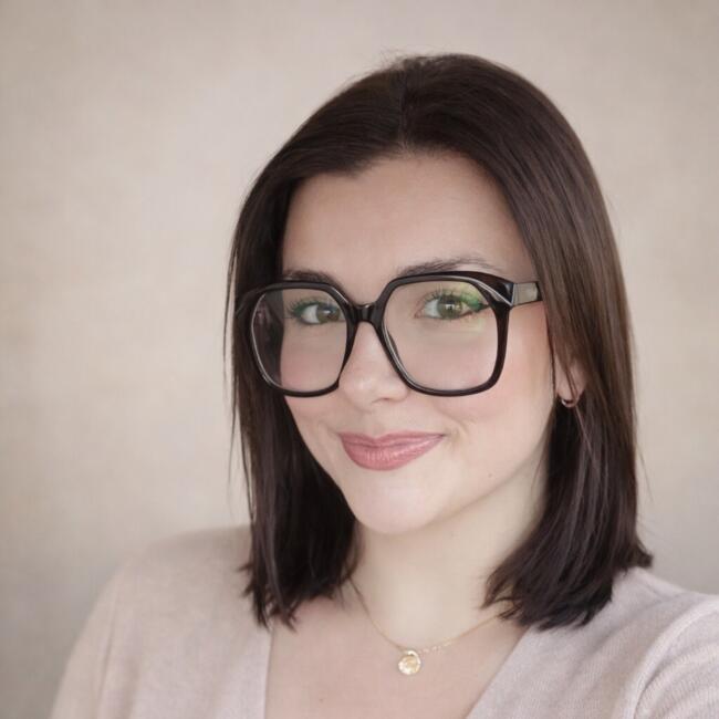 Babysitter in Saint-Parres-aux-Tertres: Julie