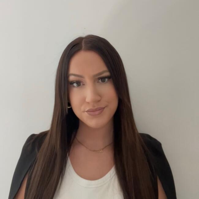 Babysitter in Méry-sur-Oise: Ana