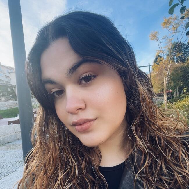 Babysitter in Oliveirinha: Joana