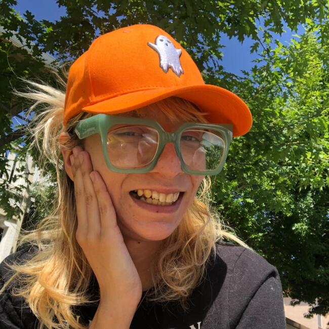 Babysitter in Fresno: Angel