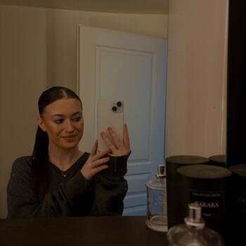 Babysitter in Villefranche-sur-Saône: Mona