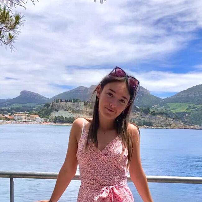 Babysitter in Marseille: Justine