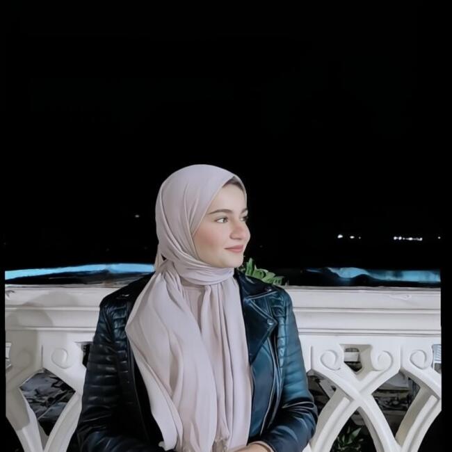 Babysitter in Alexandria: Zeinab