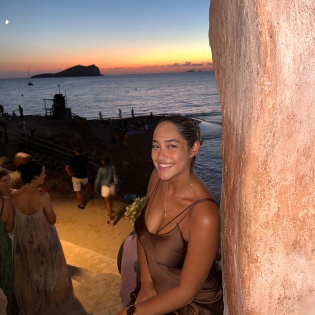 Canguro en San Antonio: Gloria Molina Martinez