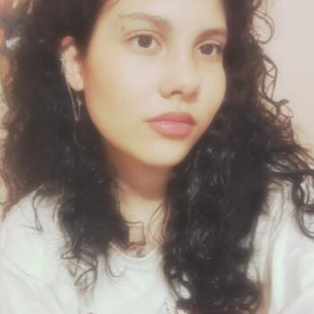 Babysitter in Uberlândia: Annye Beatriz