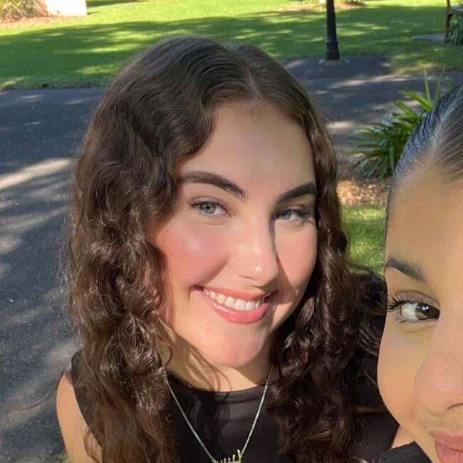 Babysitter in Adelaide: Sienna