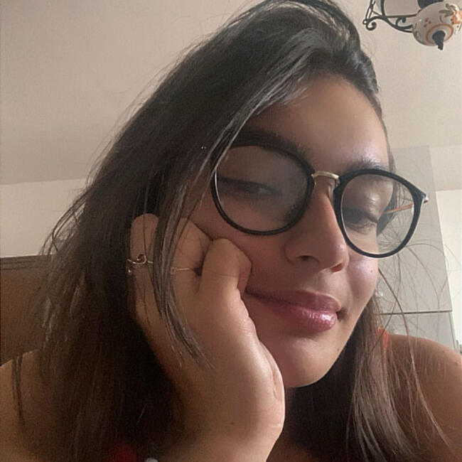 Babysitter in Saint-Prest: Sana