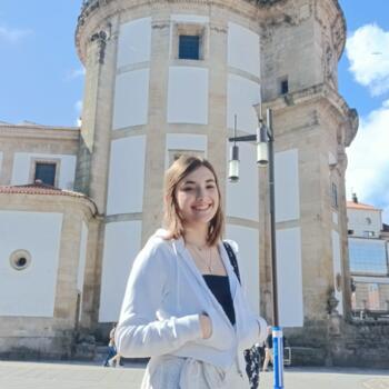 Babysitter in Vigo: Ainhoa