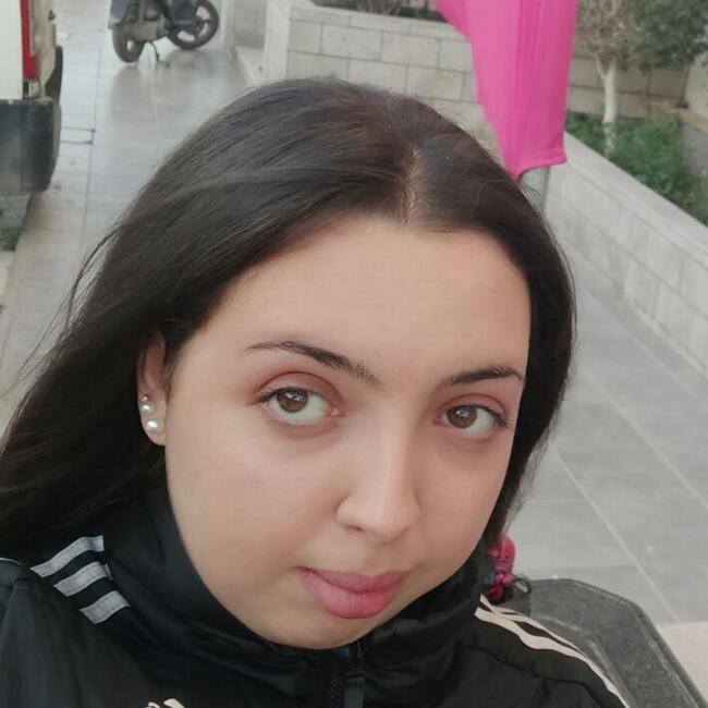 Babysitter in Granville: Lina