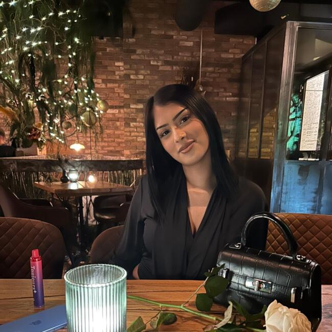 Babysitter in Chêne-Bourg: Jazmin