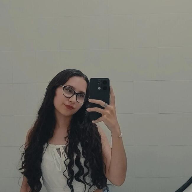 Babysitter in Rosario: Indira