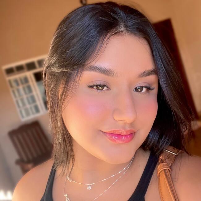 Babysitter in Betim: Larissa
