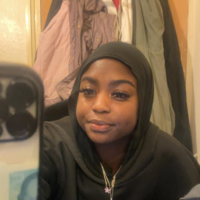 Babysitter in Sheffield: Hinda