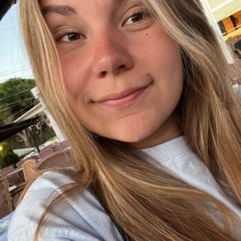 Babysitter in Mons: Axelle