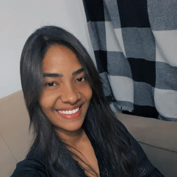 Emprego de babá em São José dos Pinhais: emprego de babá Larissa